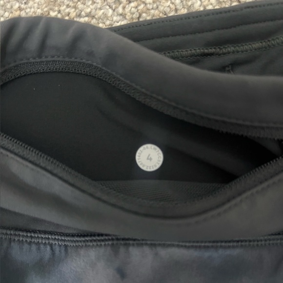 lululemon speed ups size 4 - Picture 2 of 3